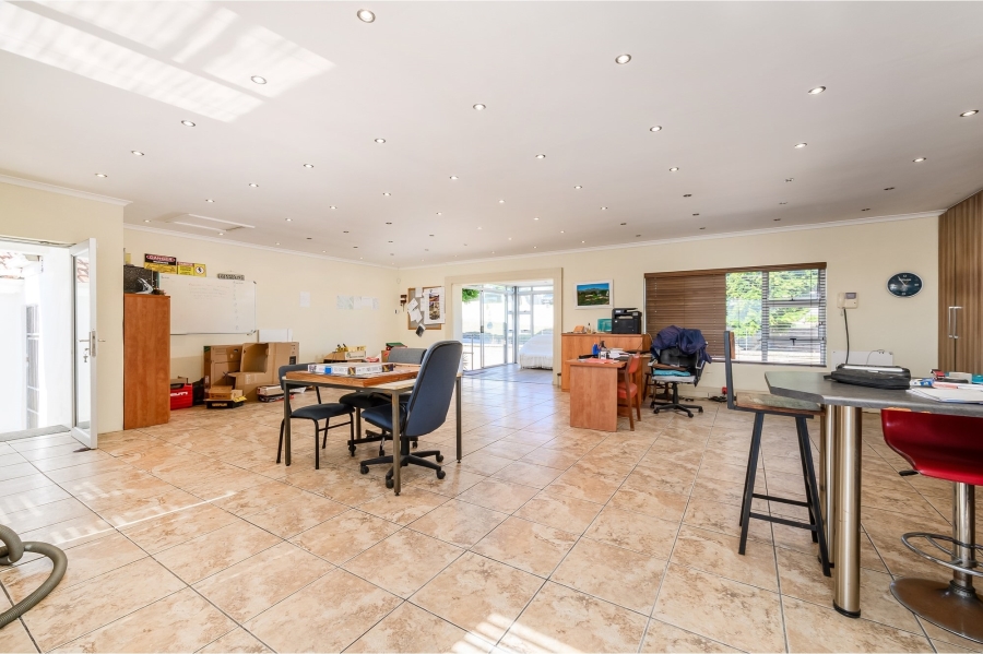 5 Bedroom Property for Sale in Newton Park Eastern Cape